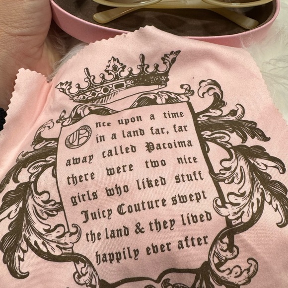 SUPER RARE VINTAGE Juicy Couture Beige Sunglasses with Pink Case main image 7